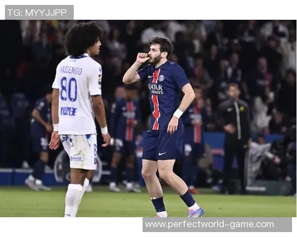 友谊赛精彩回顾巴黎圣日耳曼与那不勒斯激战成平局的战术分析与绝杀瞬间