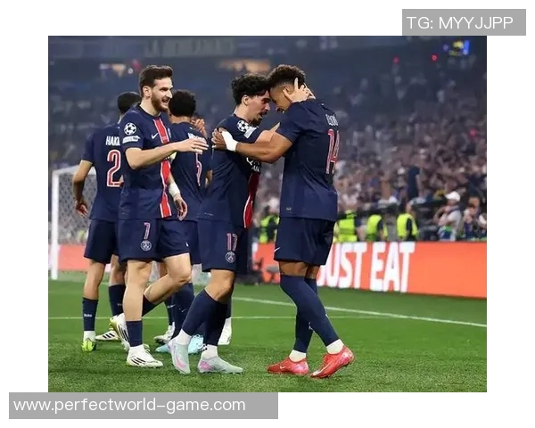 欧联杯惊天冷门巴黎圣日耳曼大胜多特蒙德乌龙球引发全场狂欢