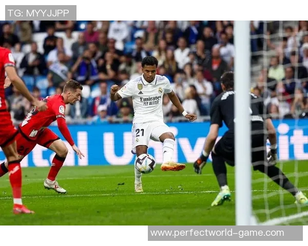 波尔图大胜皇马五球狂潮战术解析揭示绝杀瞬间的秘密 波尔图大胜皇马五球狂潮战术解析揭示绝杀瞬间的秘密