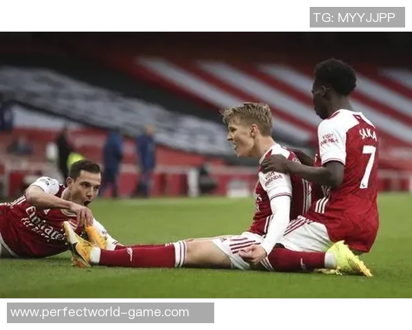 国王杯激战曼联小胜拜仁乌龙球成比赛转折点引发热议